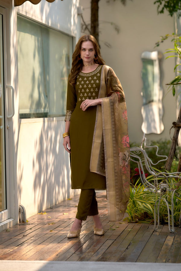 Elegant Straight Kurti Pant Dupatta Set